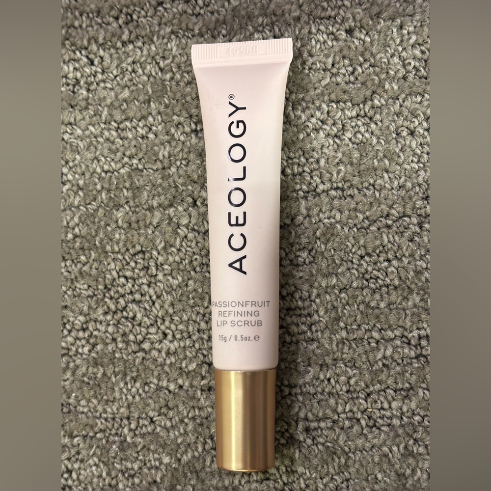 ACEOLOGY Passionfruit Refining Lip Scrub